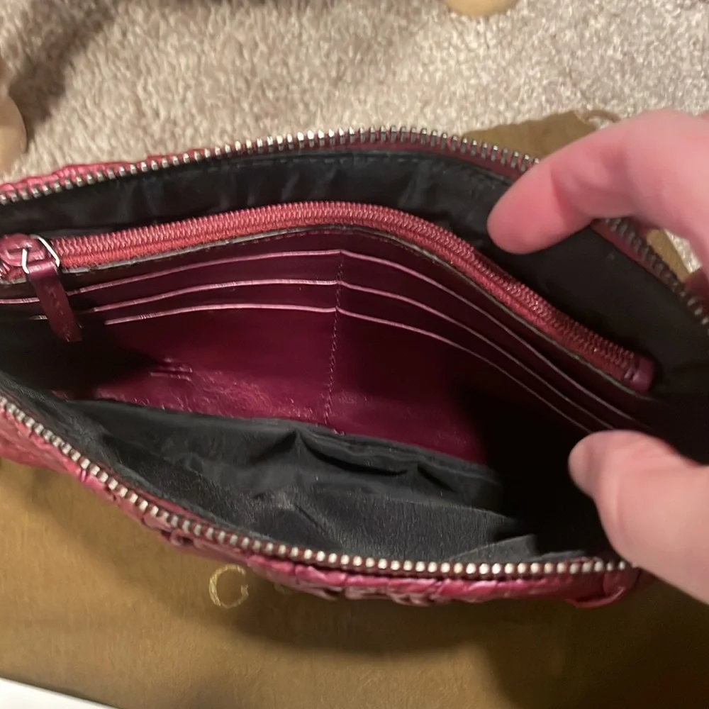 Gucci Pink Leather Chain Wristlet Clutch - Picture 5 of 7